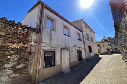 House for sale in Fuenteguinaldo, Salamanca. 